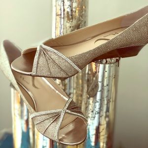 NINA- Rishona dress wedge Size 8.5